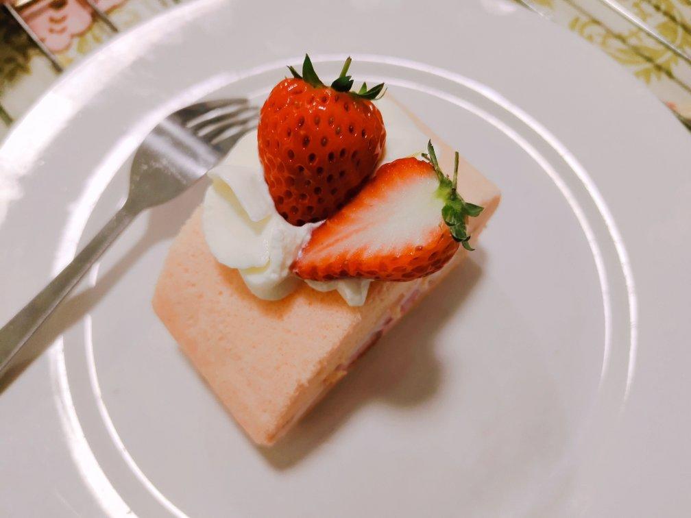 草莓蛋糕卷