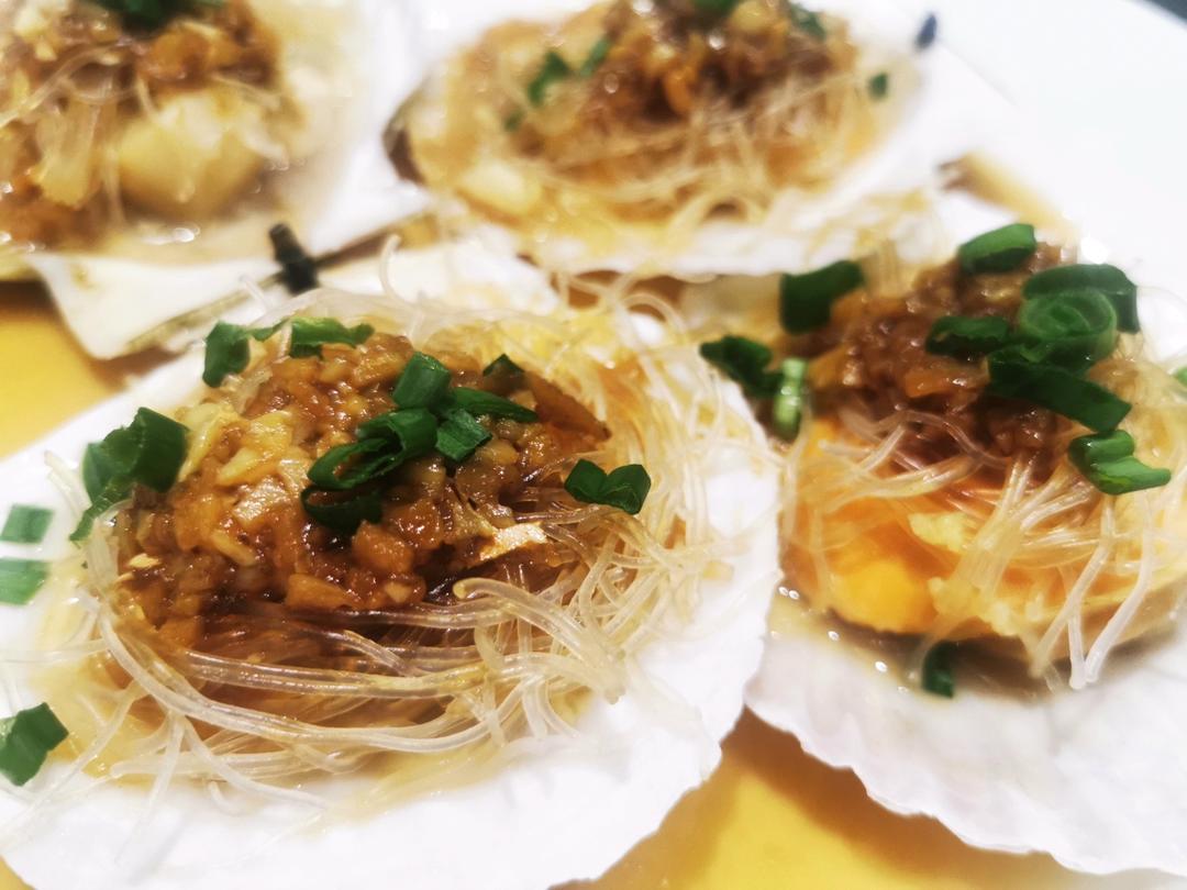 零失败的蒜蓉粉丝蒸扇贝