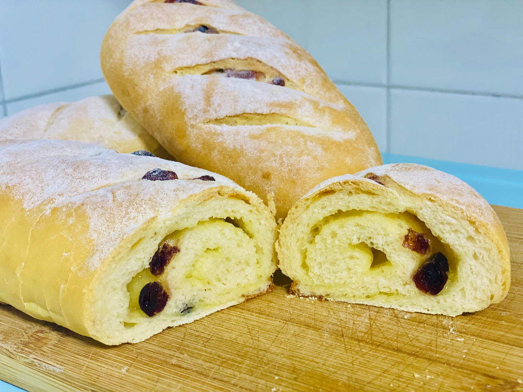 内心柔软的蔓越莓芝士软欧包