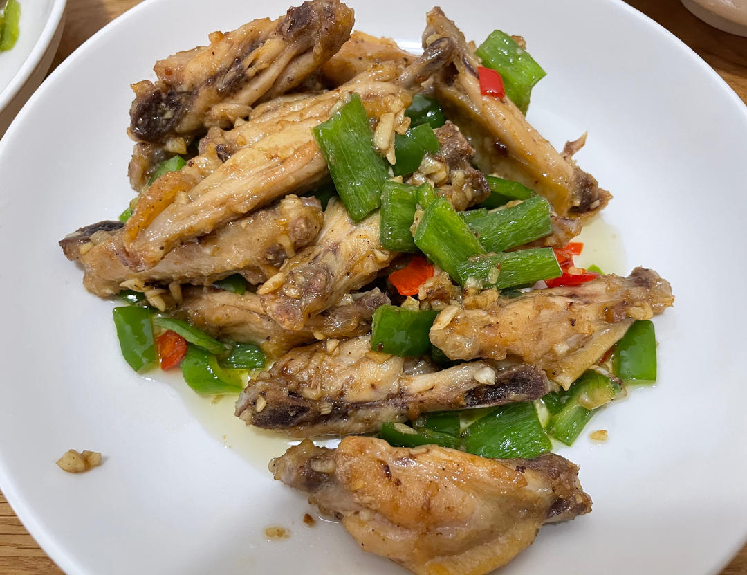 蒜香鸡翅，这才是鸡翅最好吃的做法