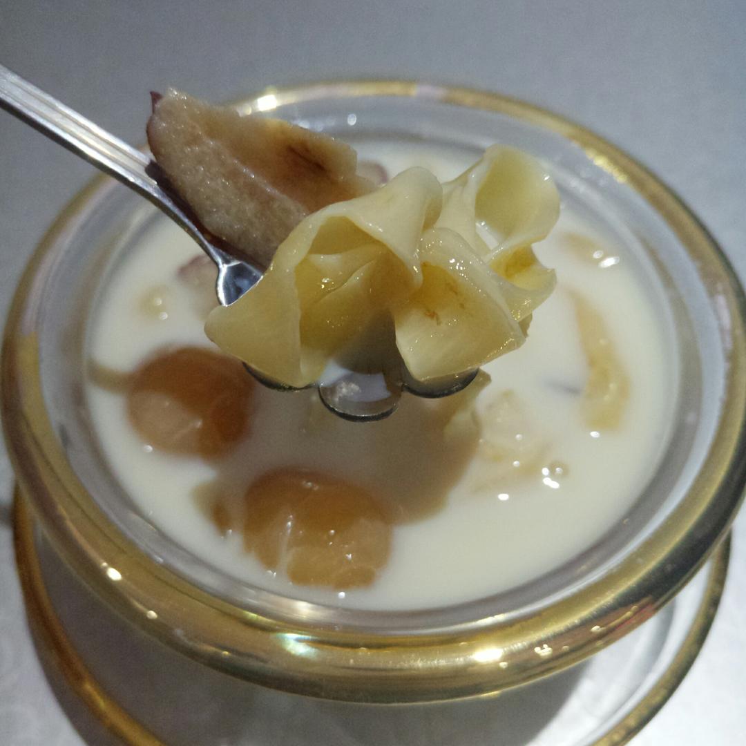 鲜奶花胶