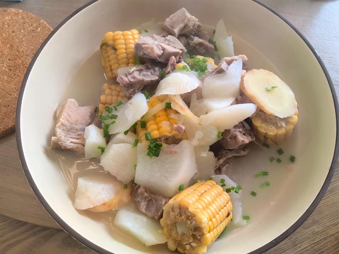 萝卜炖排骨-秋冬懒人汤