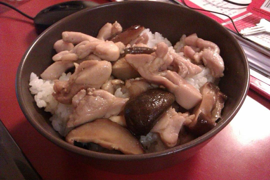 香菇滑鸡饭的做法