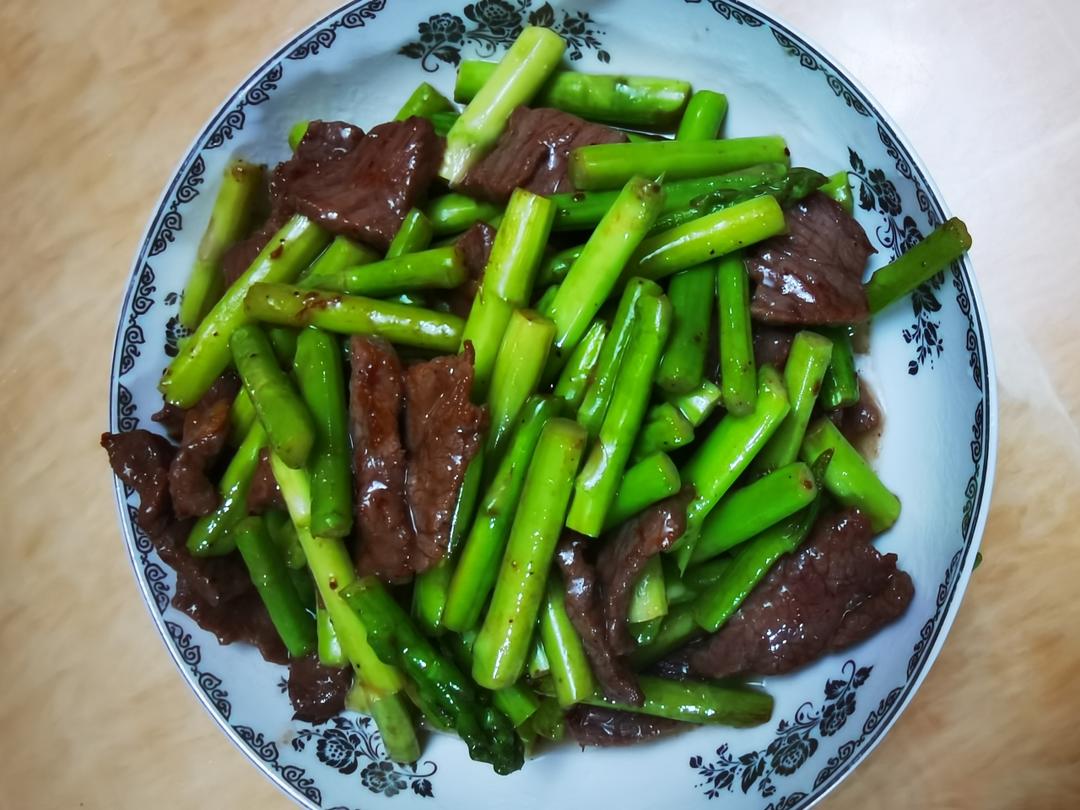 吃春菜 | 芦笋口蘑炒牛肉 助力孩子长高季