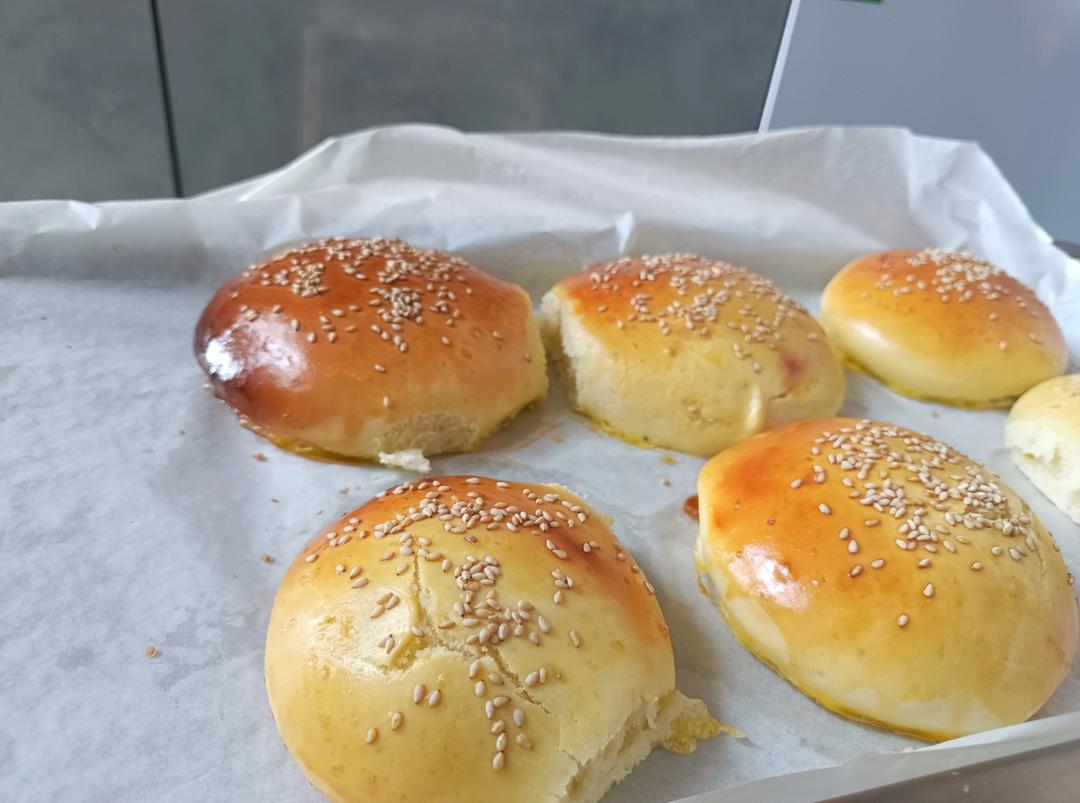 🥛超简单快手，柔软拉丝，一次发酵，牛奶小餐包