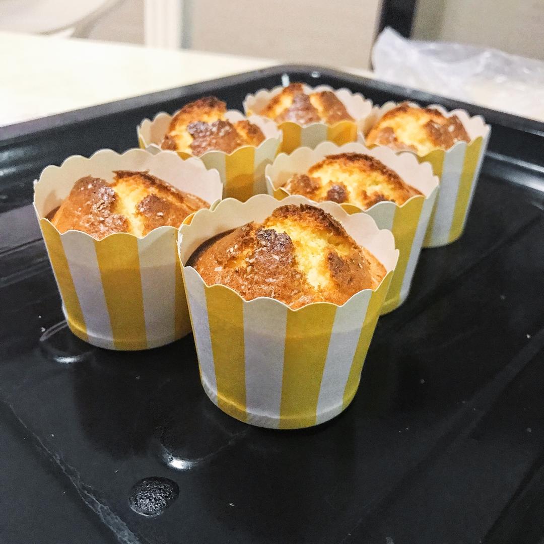 不会回缩的纸杯蛋糕--海氏烤箱定制