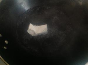 【快手辅食】青菜豆腐炒蛋黄（10m+）的做法 步骤1