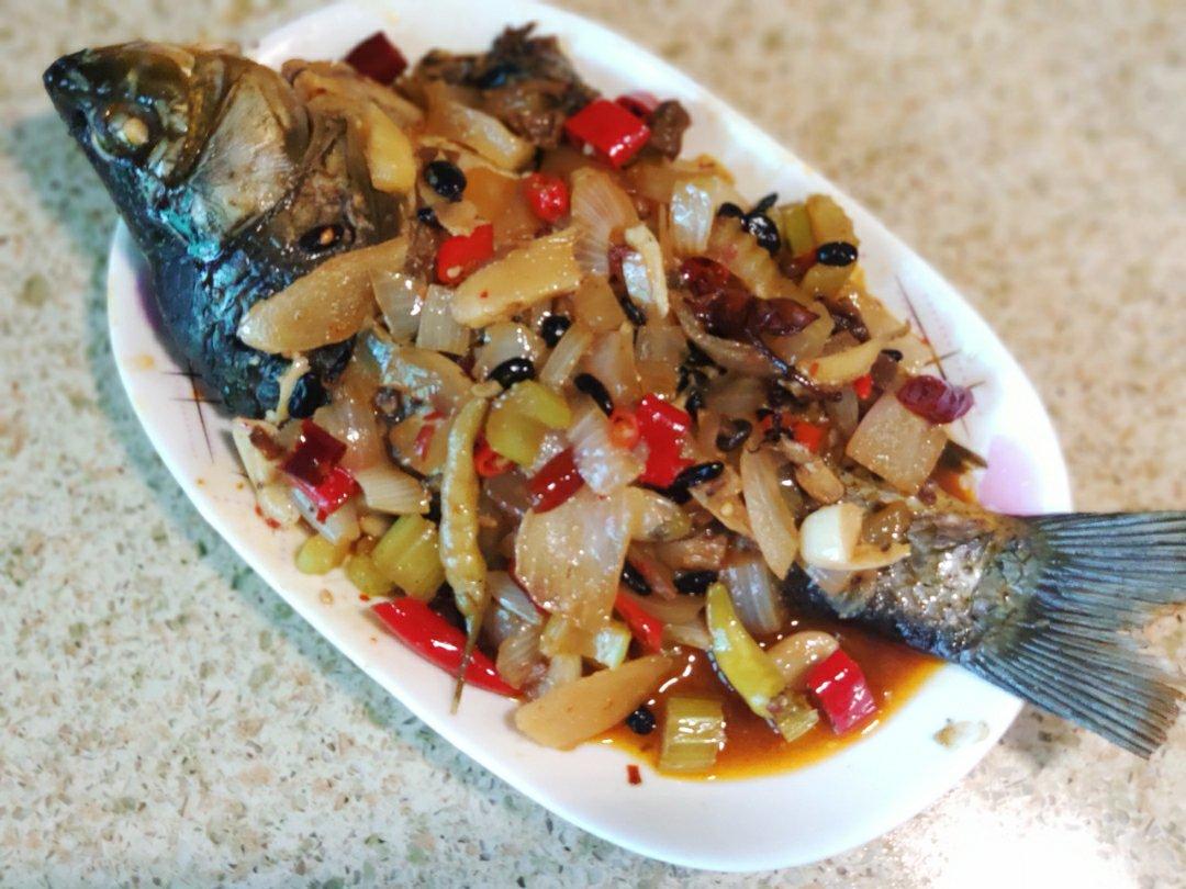 家传煎鲫鱼