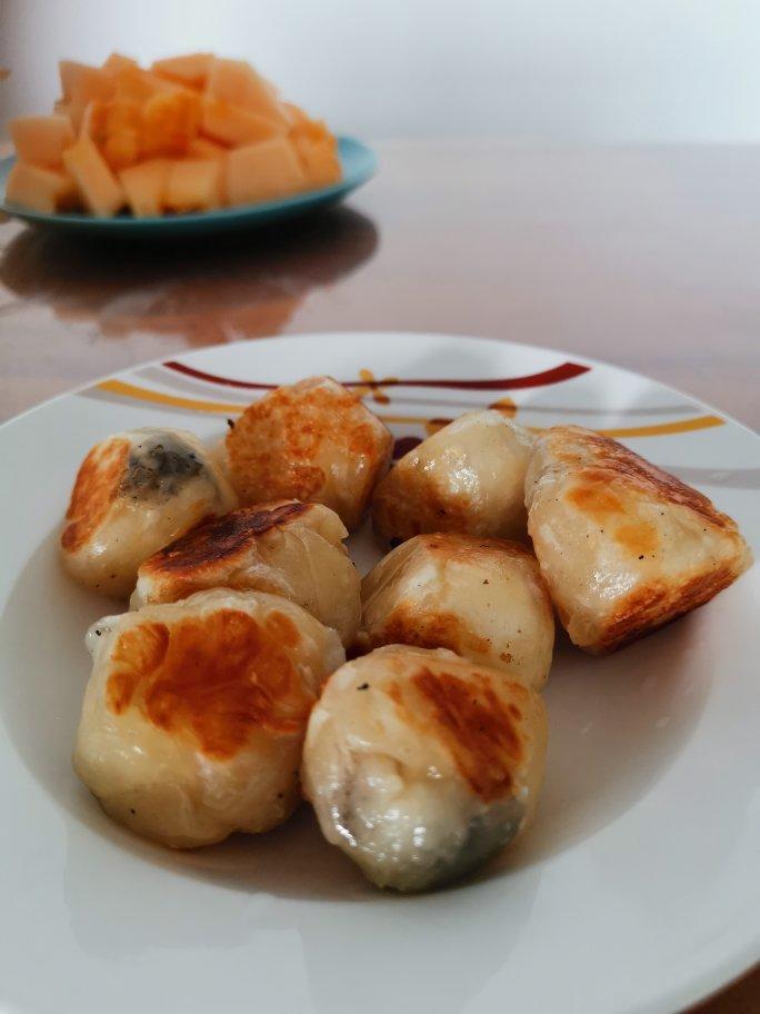 周喵做的手抓饼豆沙汤圆