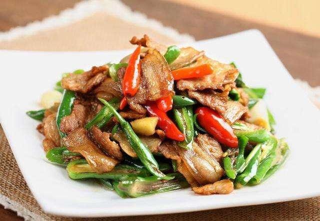 尖椒五花肉的做法