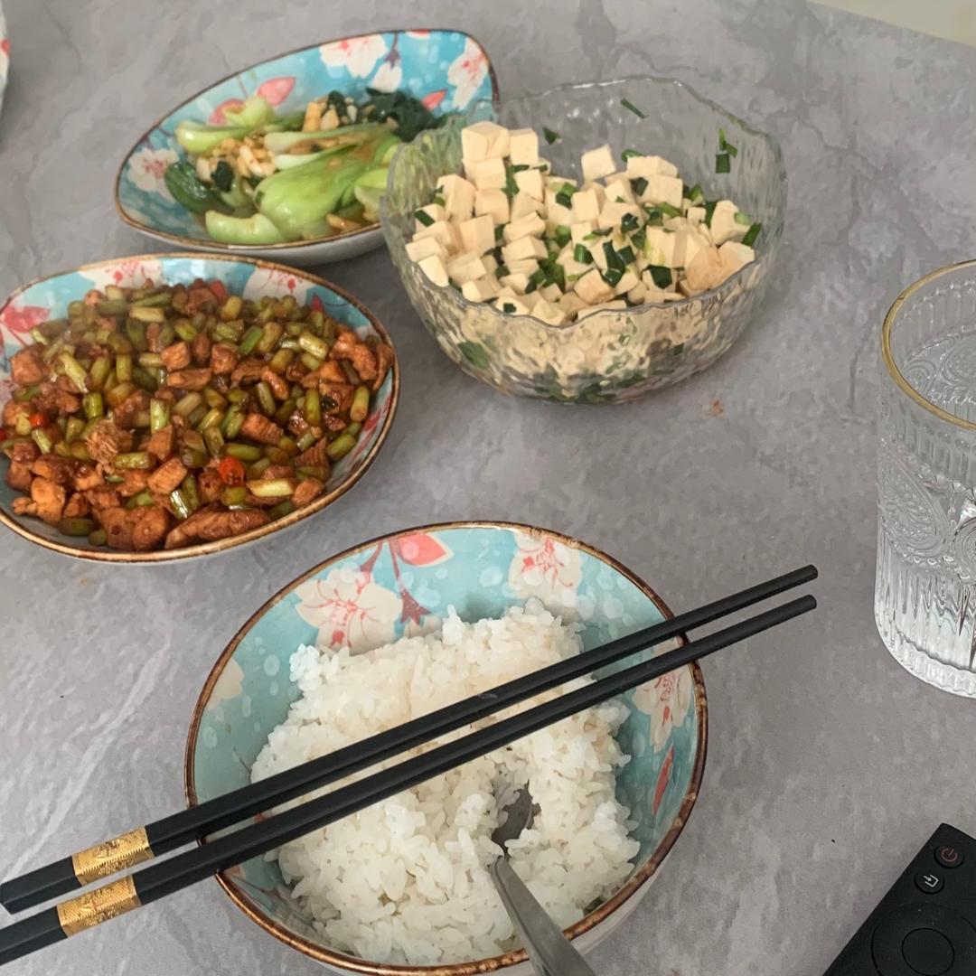 蒜苔炒鸡脯肉（少盐低脂）