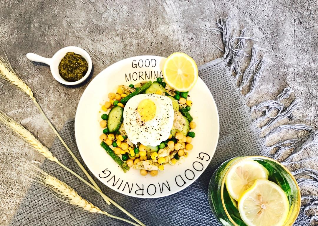 青酱鸡肉鹰嘴豆沙拉Chicken, Chickpea, and Pesto Salad