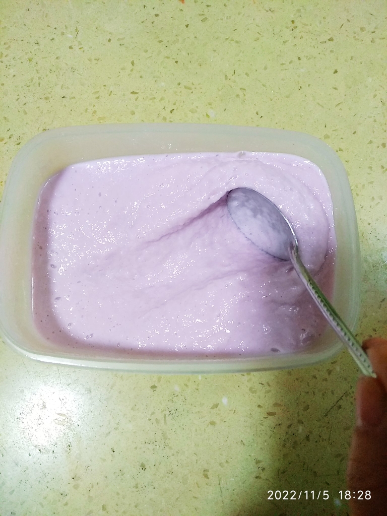 自制香芋味冰淇淋(冰淇淋粉版)的做法 步骤5
