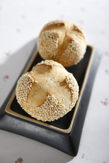 白芝麻面包的做法