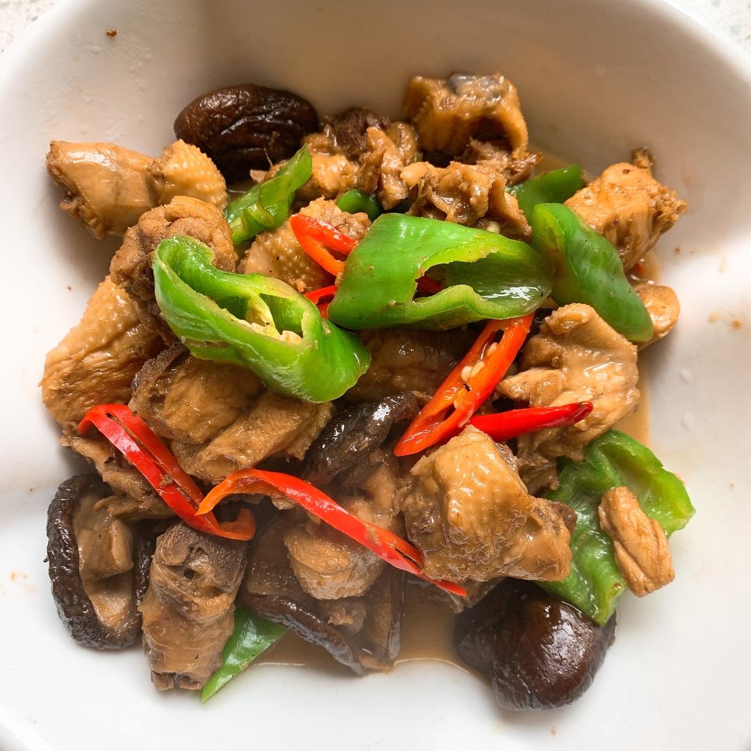 厨师长教你：“姜葱炒鸡”的家常做法，色香味俱全，赶紧收藏吧