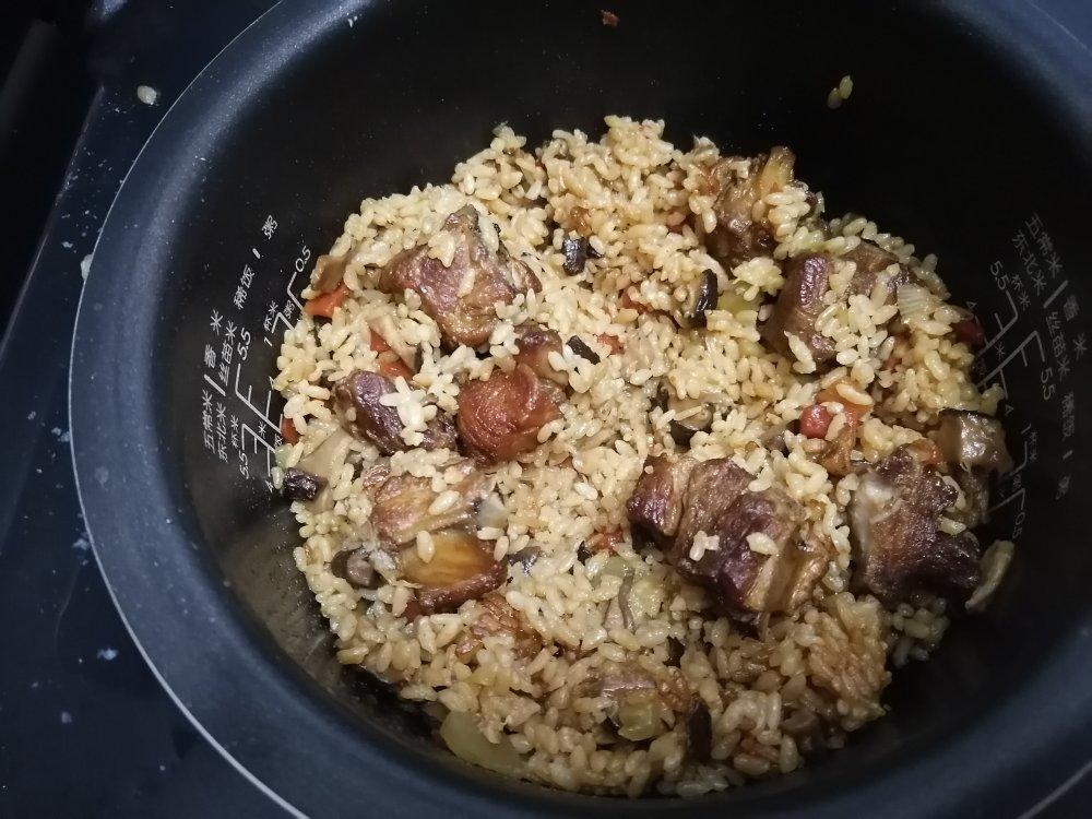 喷香排骨焖饭（爆好吃）