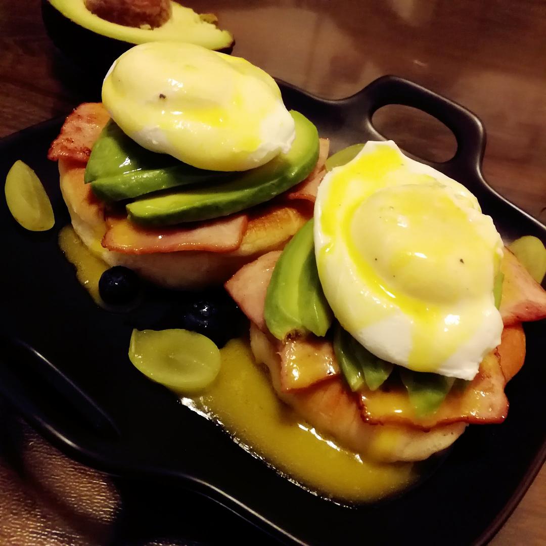 百分百成功的班尼迪克蛋 Benedict（水波蛋+荷兰酱）
