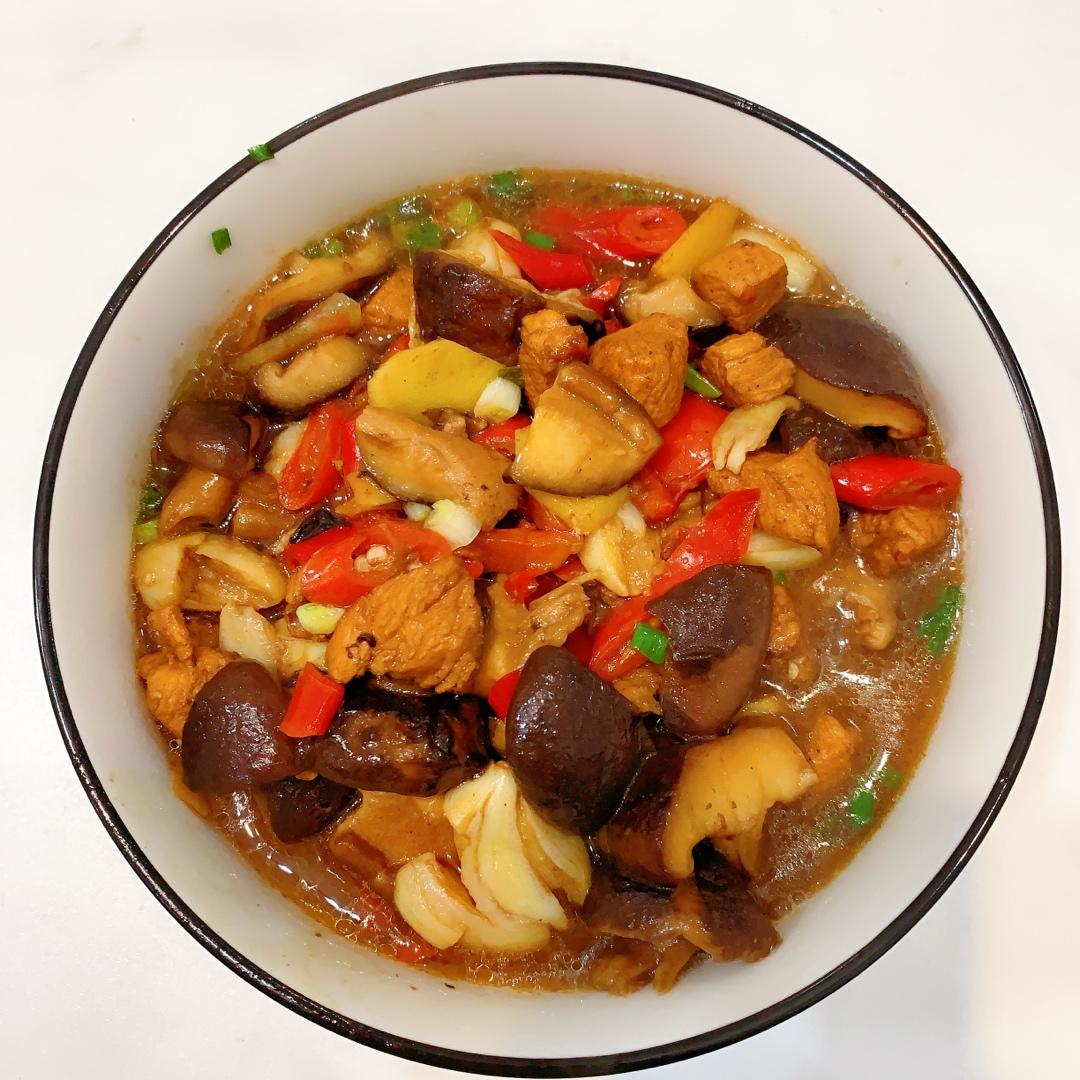 香菇炒鸡肉
