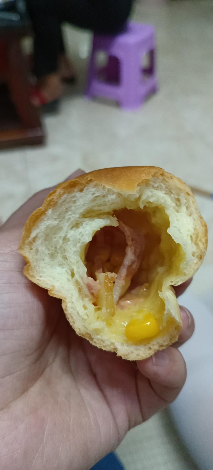 (超好吃的咸口面包）爆浆培根芝士面包