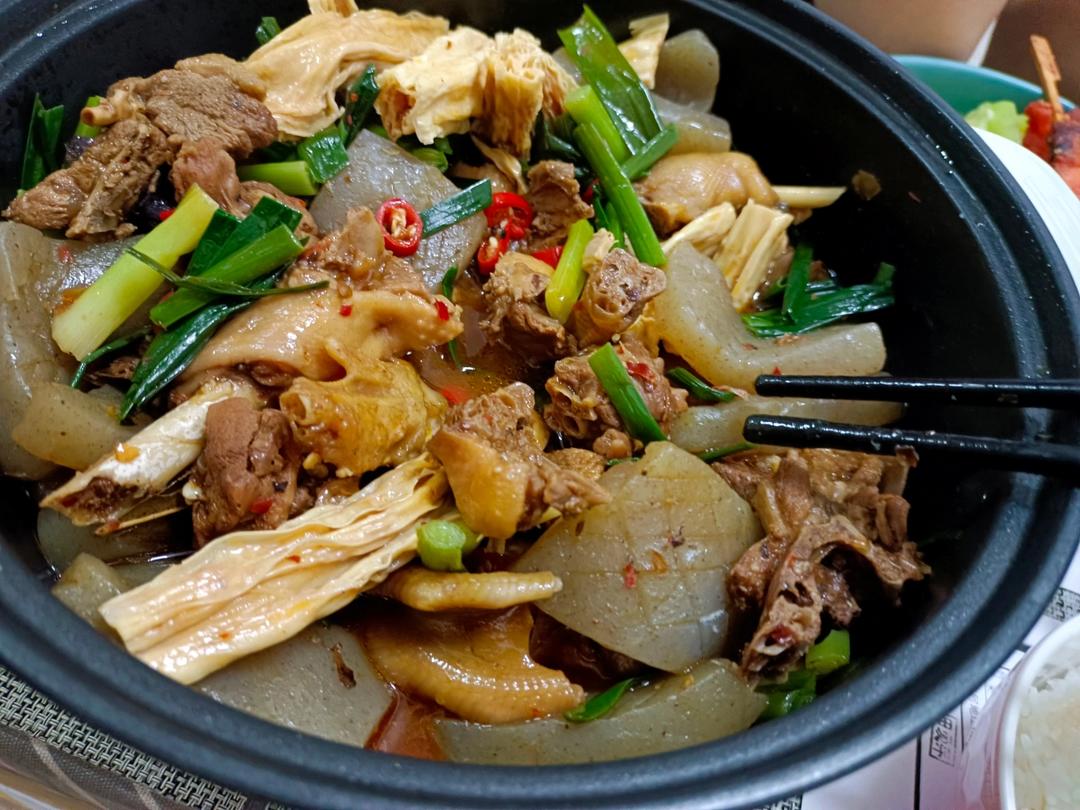 传统正宗的啤酒鸭配方和做法，鲜嫩香浓，只需炒千万不要焯水