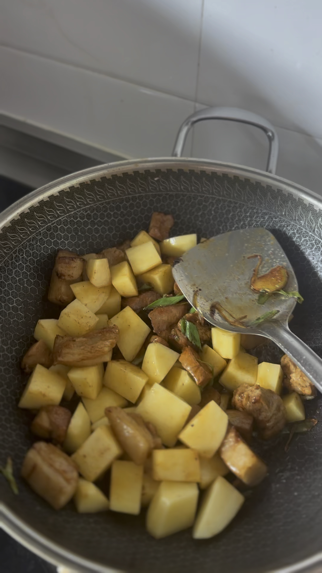 土豆炖肉的做法 步骤2