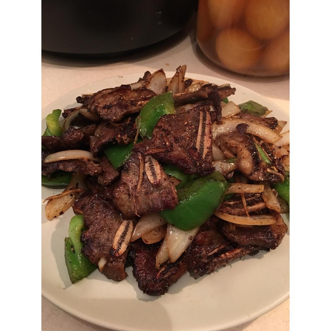 黑椒牛仔骨