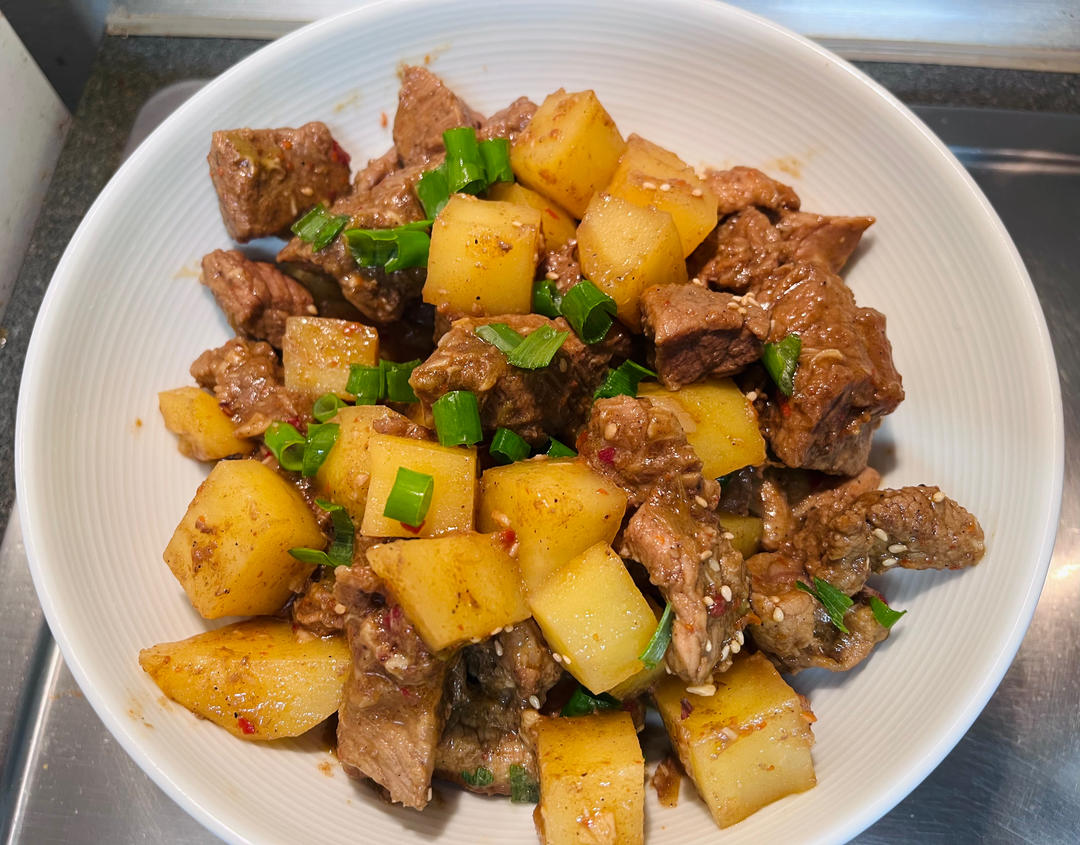 红烧牛肉土豆 （独家秘制）
