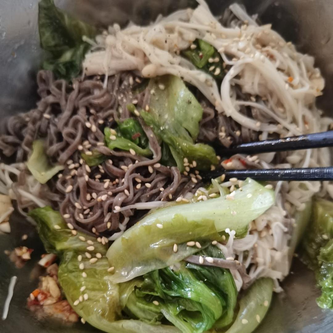 超级下饭的蒜蓉金针菇！好吃到爆