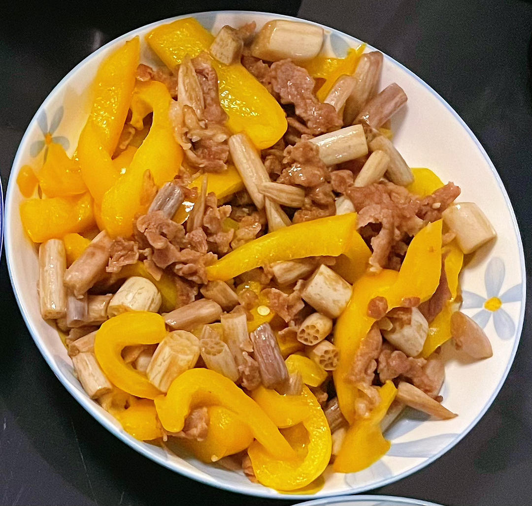 彩椒藕带炒肉片｜时令家常清淡快手小炒