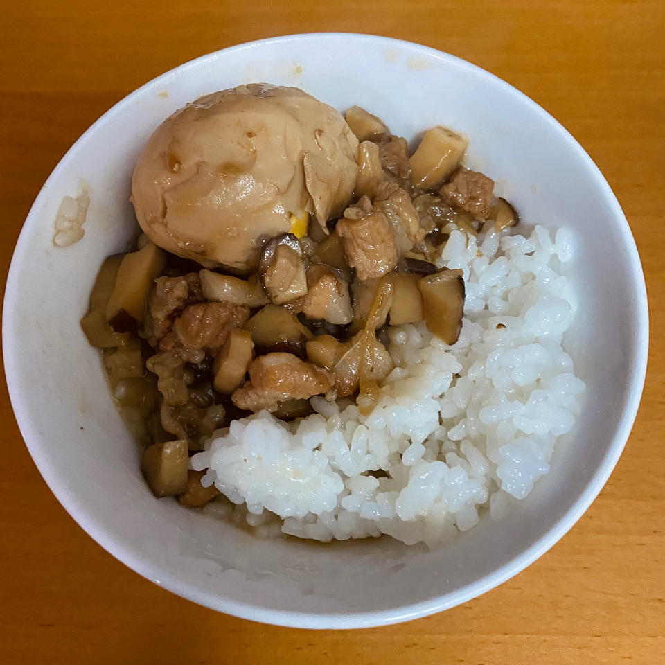 洋葱酥卤肉饭