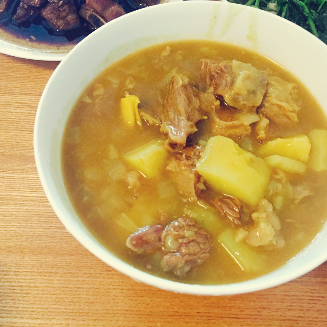 日式咖喱牛肉饭