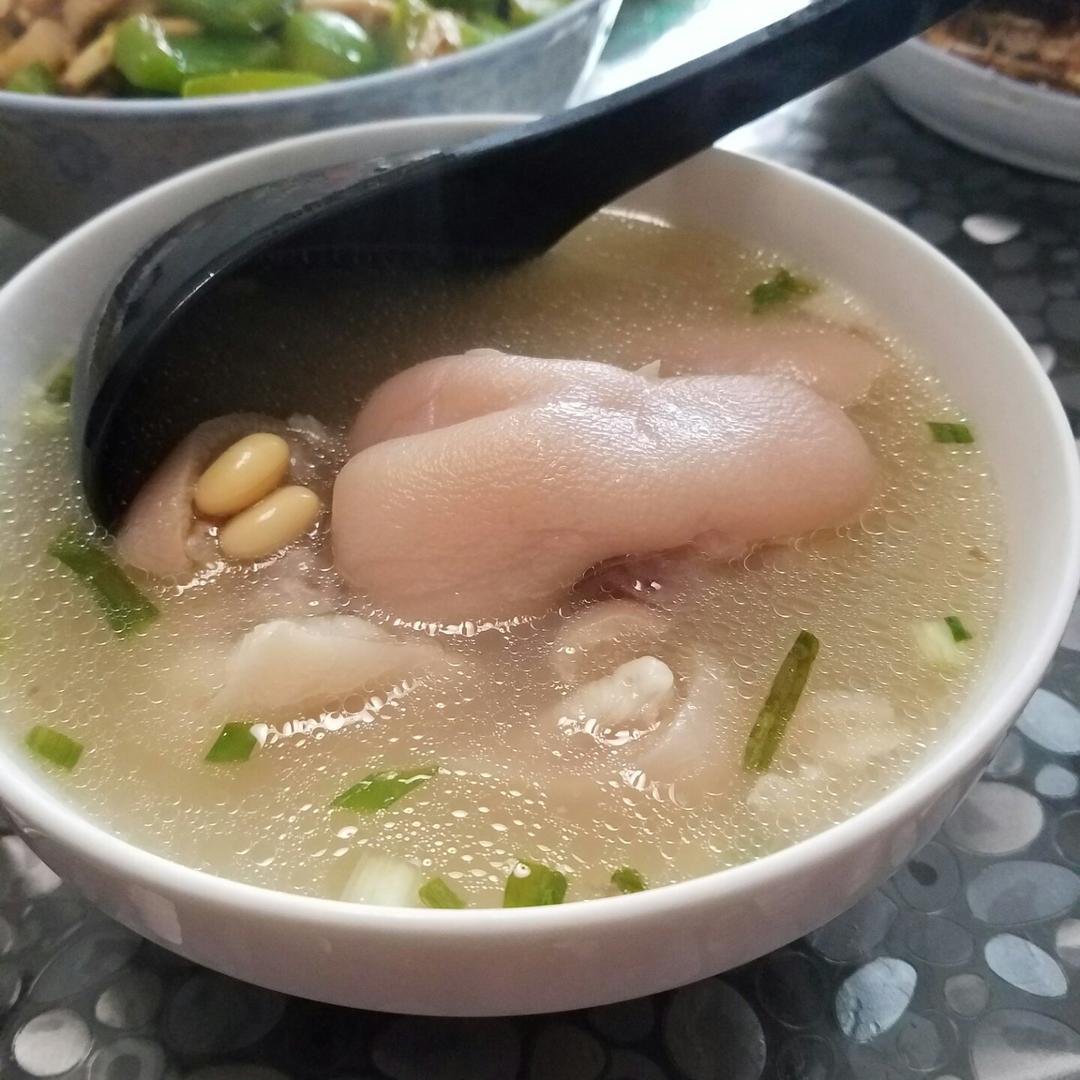 黄豆猪脚汤