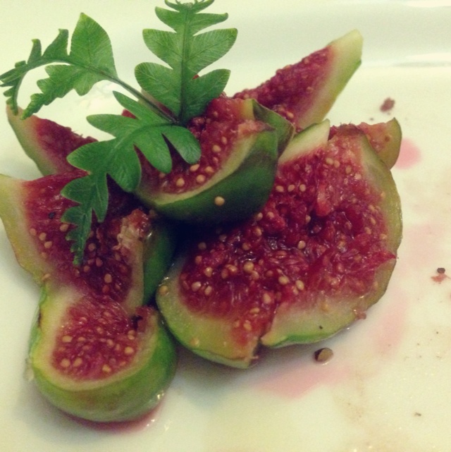 热烤无花果佐红酒肉桂糖蜜（可作牛排配菜）