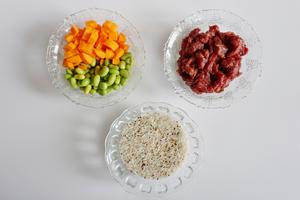 胡萝卜毛豆牛肉藜麦饭（简单快手减脂餐）的做法 步骤1