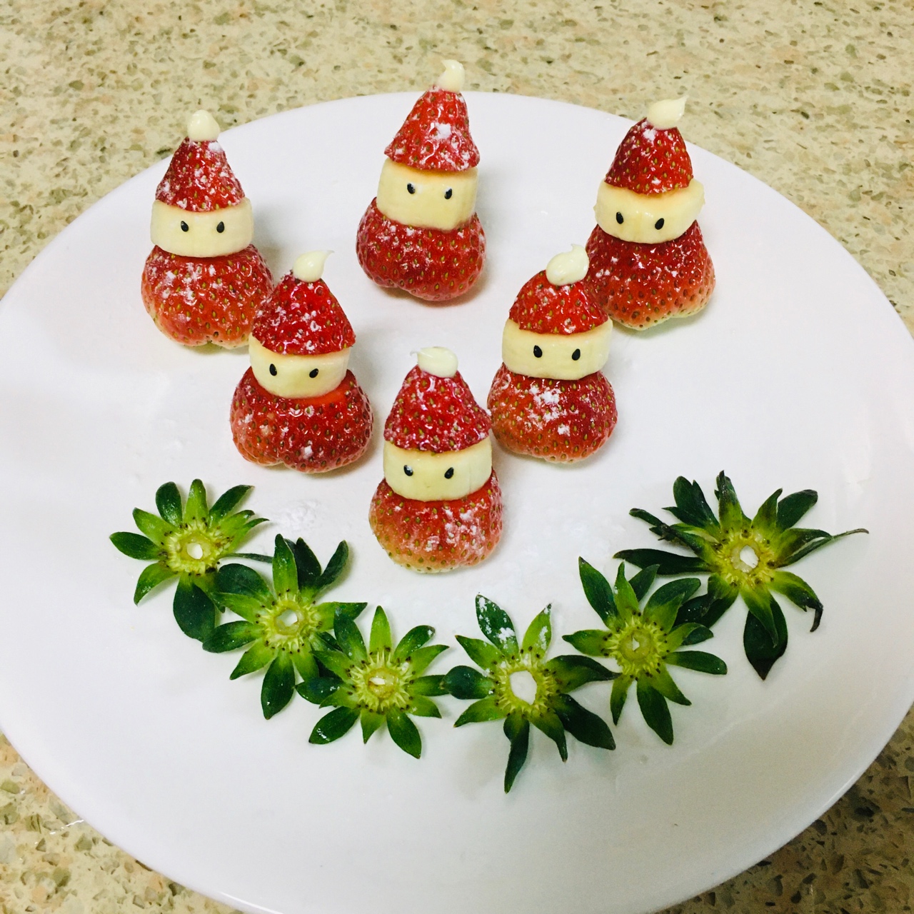 草莓圣诞老人（不需要奶油版）的做法 步骤8