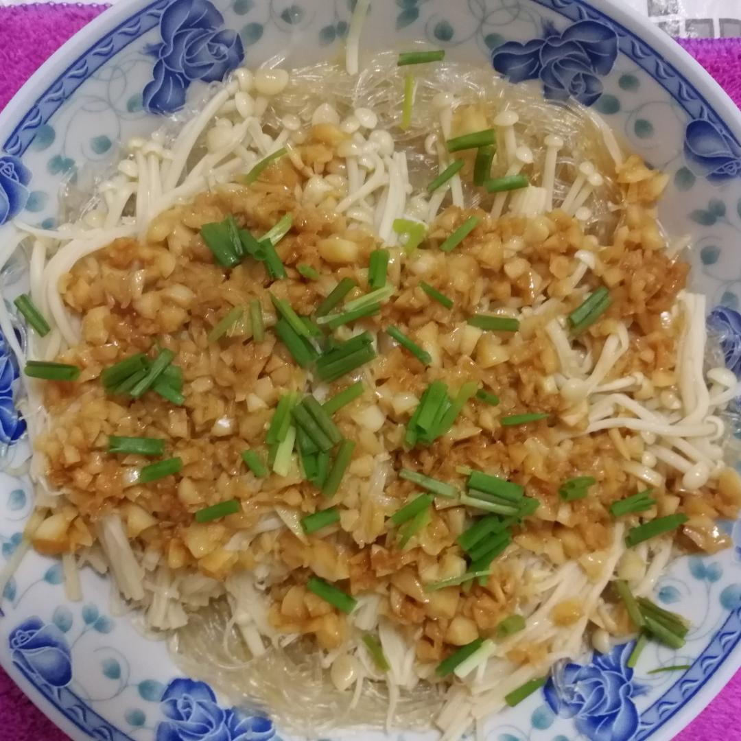 蒜蓉蒸金针菇粉丝（小心上瘾）