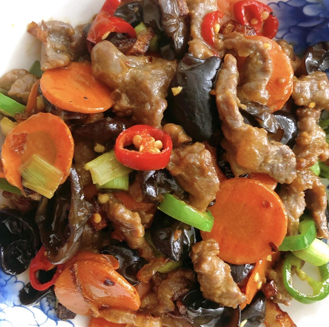 《暖暖的味道》小炒牛腱子🍖（夏大厨菜谱整理，有改动）