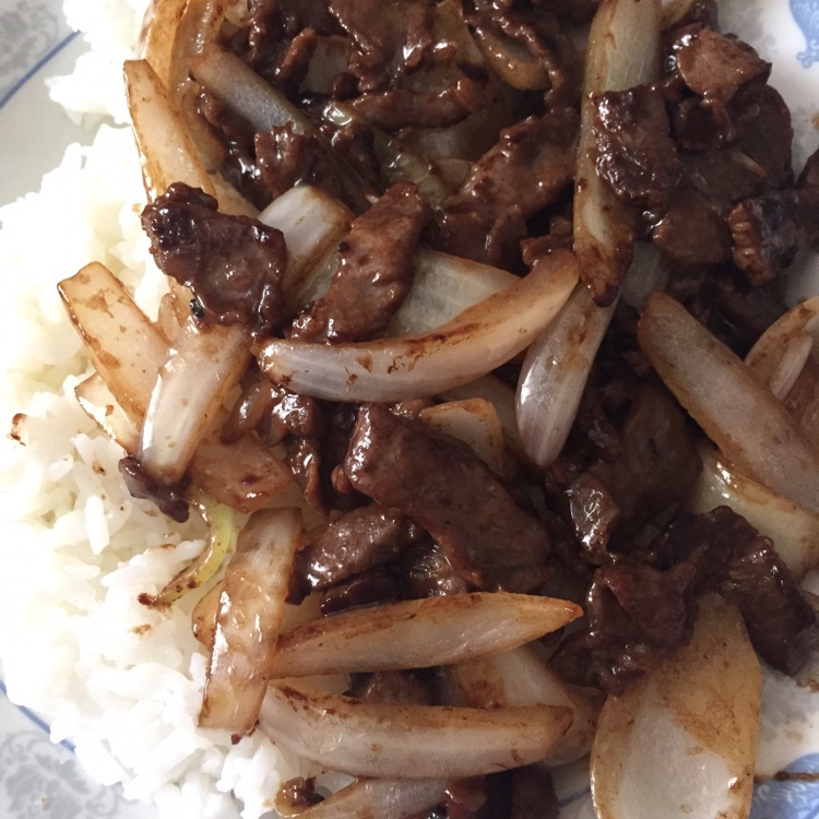 洋葱炒牛肉