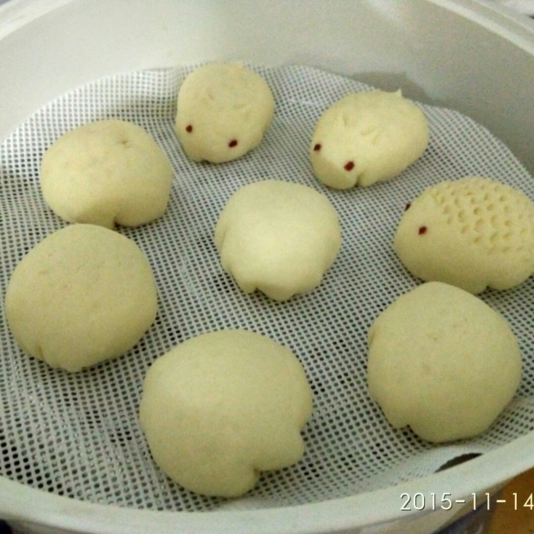 动物造型奶黄包