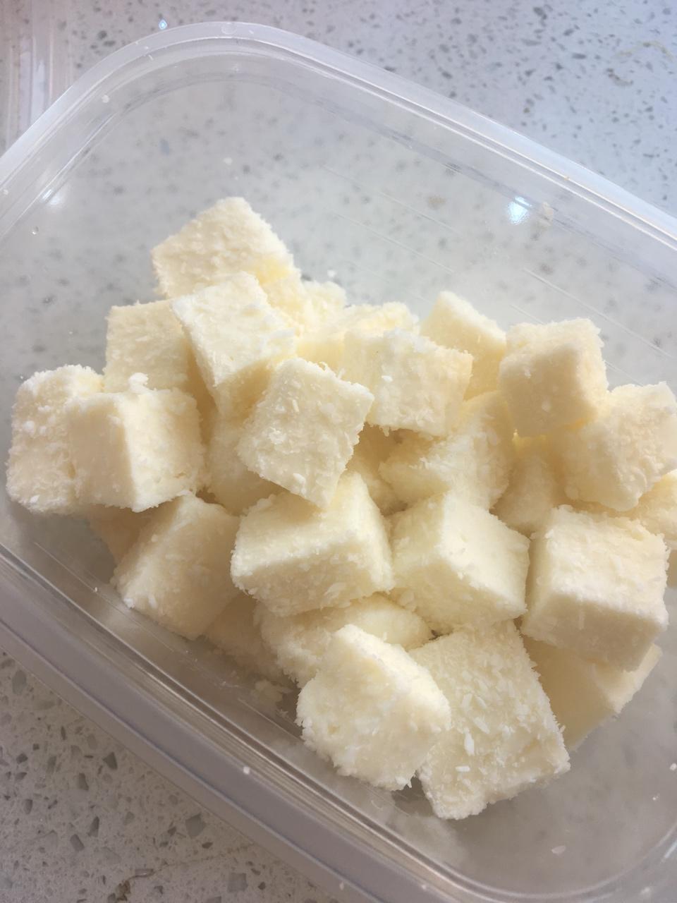 完胜85度C牛奶椰丝小方