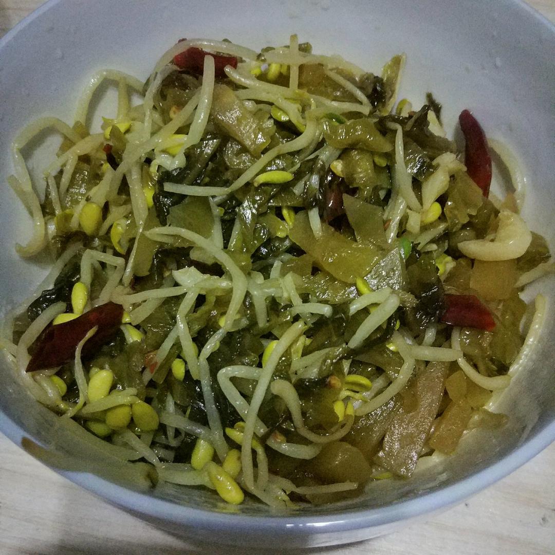 豆芽炒酸菜