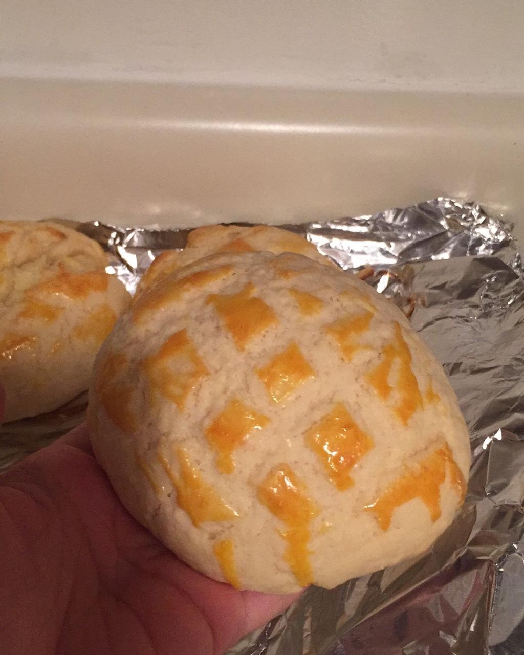 好吃到炸裂的港式菠萝包（附带制作酥皮的小视频）