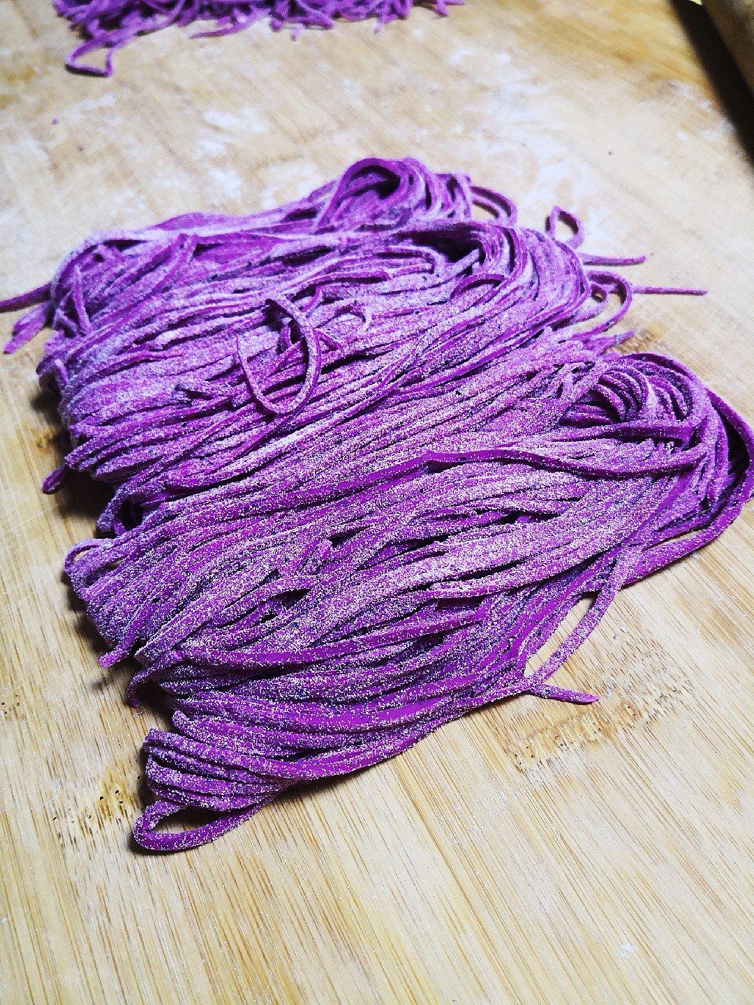 手工火龙果面条