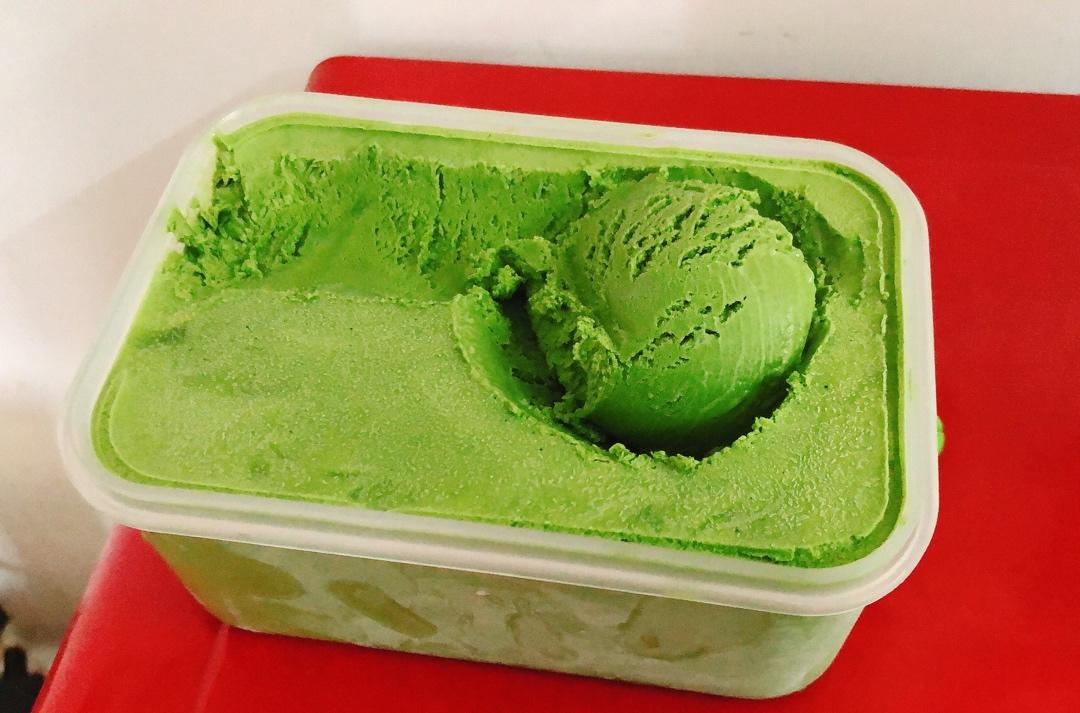 抹茶白巧冰淇淋