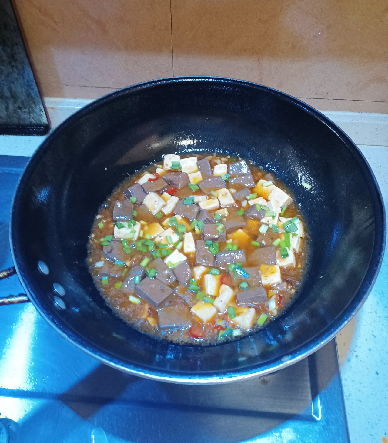 猪血烧豆腐～一道非常简单的家常菜的做法 步骤5