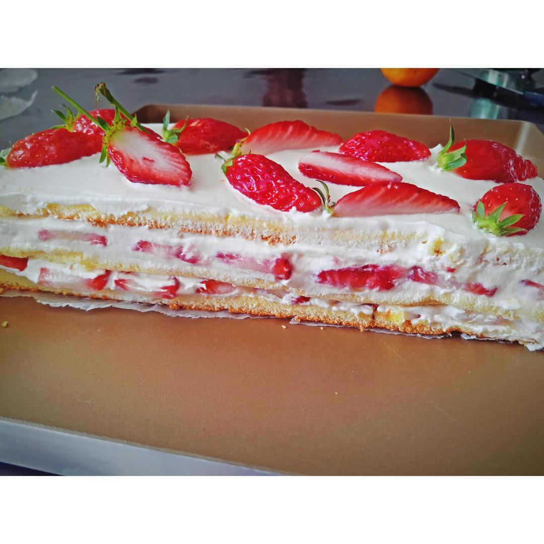 草莓城堡蛋糕
