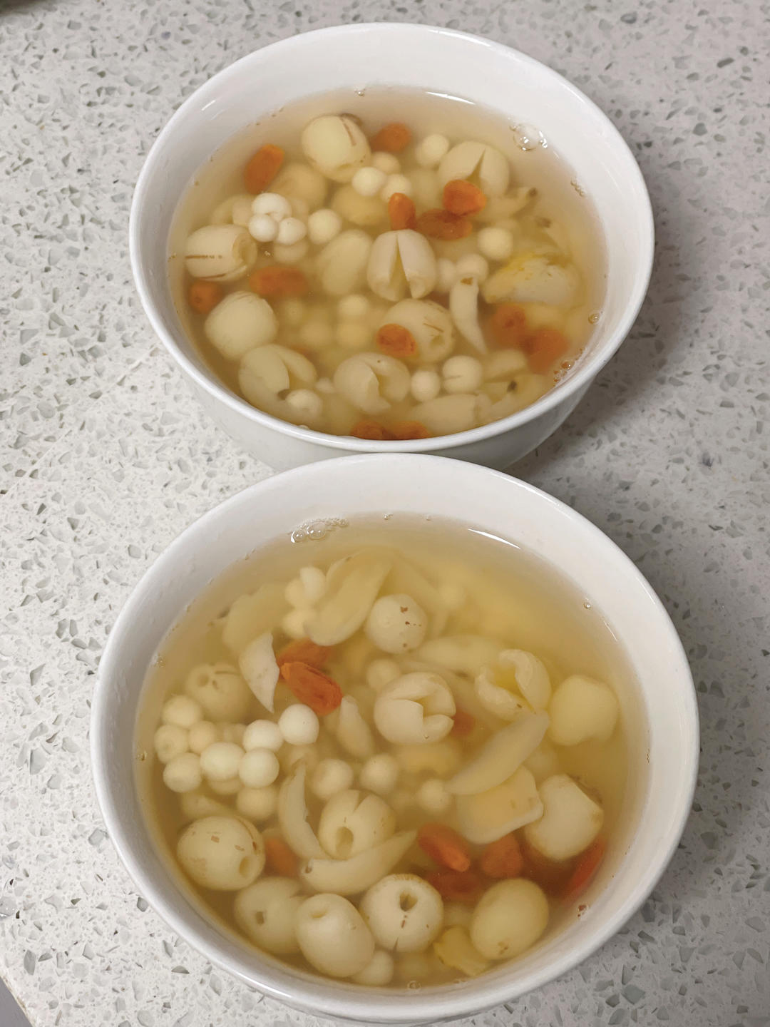 百合莲子鸡头米甜汤