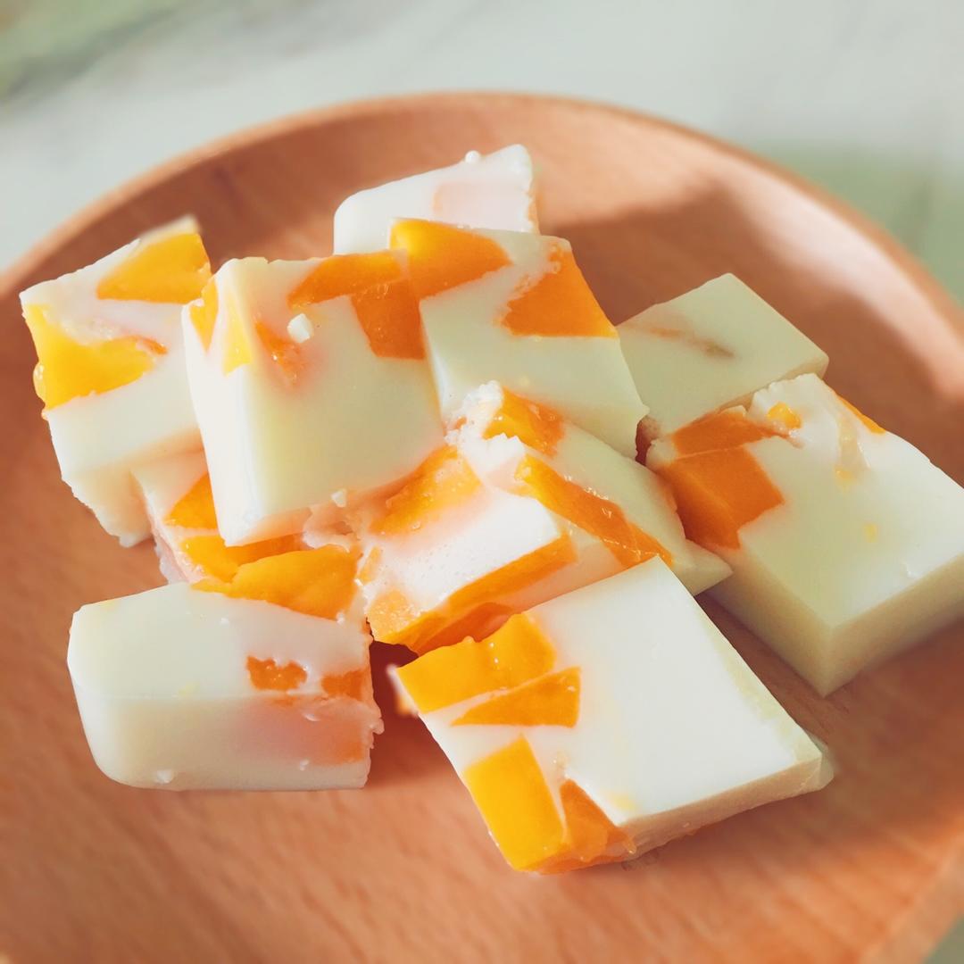 粒粒芒果椰汁冻糕