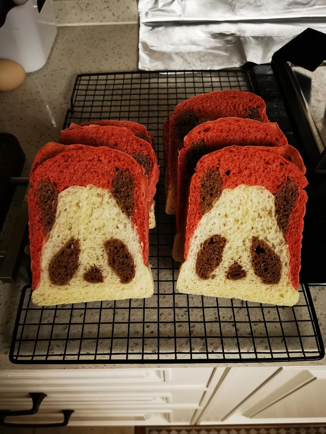 无论你切多少次，它仍然是熊猫面包🐼