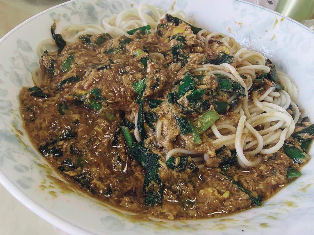 韭菜鸡蛋卤面